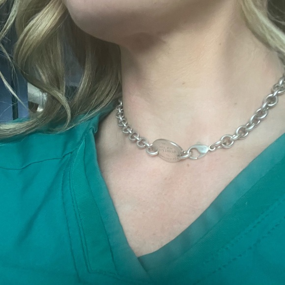 Authentic Tiffany & Co. Oval Tag Choker Necklace - Picture 6 of 6